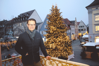 Oberbürgermeister Marco Steffens blickt zuversichtlich auf das „Weihnachtliche Offenburg“ in der Innenstadt. Foto: Stadt Offenburg