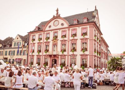 Das White Dinner findet dieses Jahr am Samstag, den 25. August von 18 bis 23 Uhr statt. Quelle: Stadt Offenburg